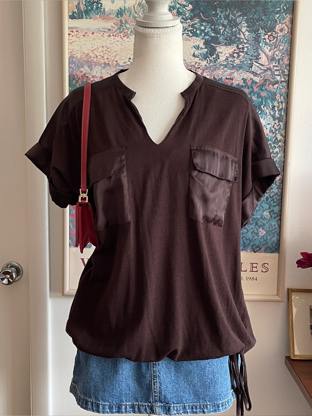 Chico's Top Womens Size 1 Brown Satin Pocket V-Neck Short Sleeve Old Money Fall